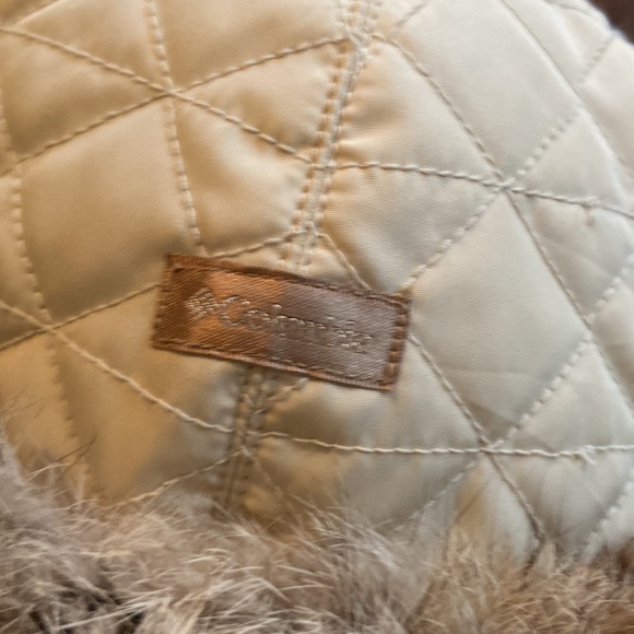 Columbia quilted beanie with fur trim. - Picture 4 of 6
